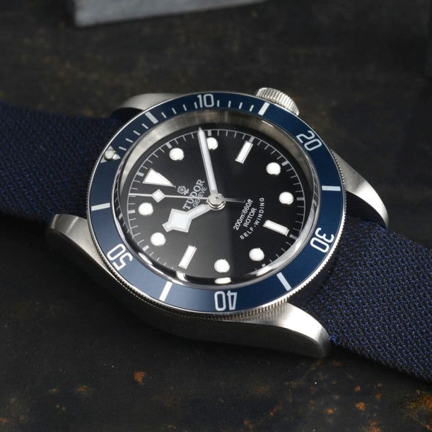 5 luxe-horloges die er geweldig uitzien op een Nato Strap